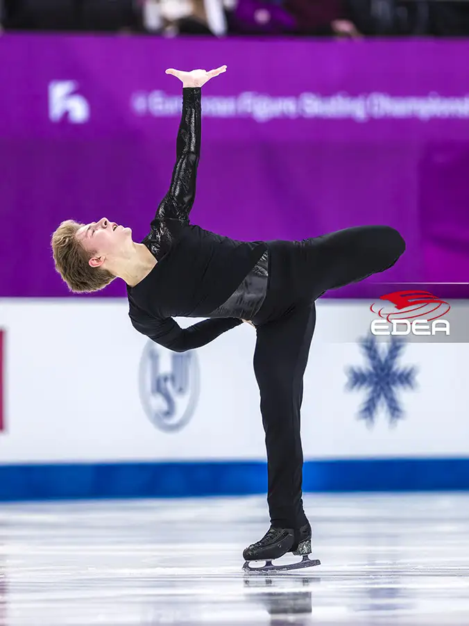 Ice Gallery Skates U.S.